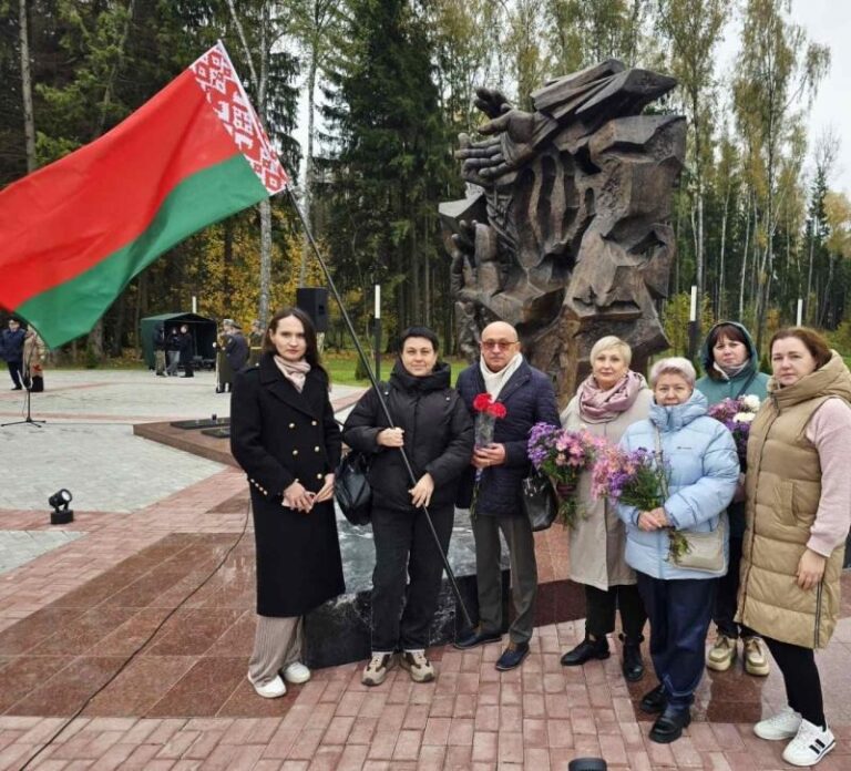 Церемония перезахоронения останков жертв геноцида белорусского народа в годы Великой Отечественной войны